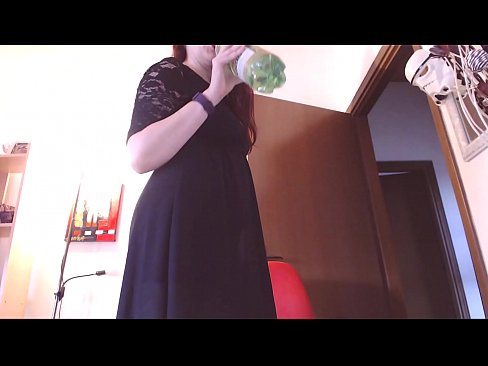 ❤️ スケベで甘美なパンティが大好きな従順な奴隷が、この動画を見てオナニーを強要される! ️❌ ポルノ ❌️❤